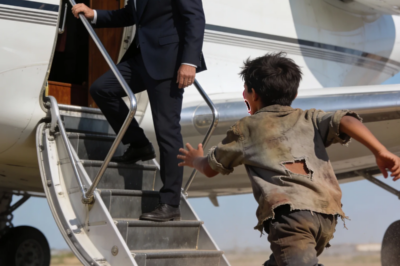 12-Year-Old Street Boy Warns Billionaire Not to Board His Plane: What the Mechanics Found Seconds Later Left Everyone in Shock…