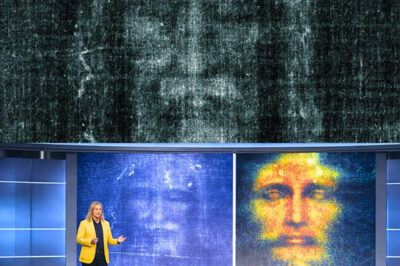 “Científicos Utilizan Inteligencia Artificial para Analizar el Sudario de Turín y Descubren Resultados Sorprendentes que Desafían Todas las Leyes Conocidas de la Física, Generando Silencio en la Comunidad Científica y Provocando Especulaciones sobre la Autenticidad del Sudario y la Naturaleza de la Imagen que Podría Revelar Fenómenos Inexplicables, Abriendo Nuevas Posibilidades de Investigación en Ciencias Físicas, Historia y Teología, y Planteando Preguntas Profundas sobre la Realidad y los Límites del Conocimiento Humano en la Exploración de Artefactos Históricos.”